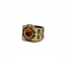 Gravierter Ring mit orangem Stein, antik bronze
